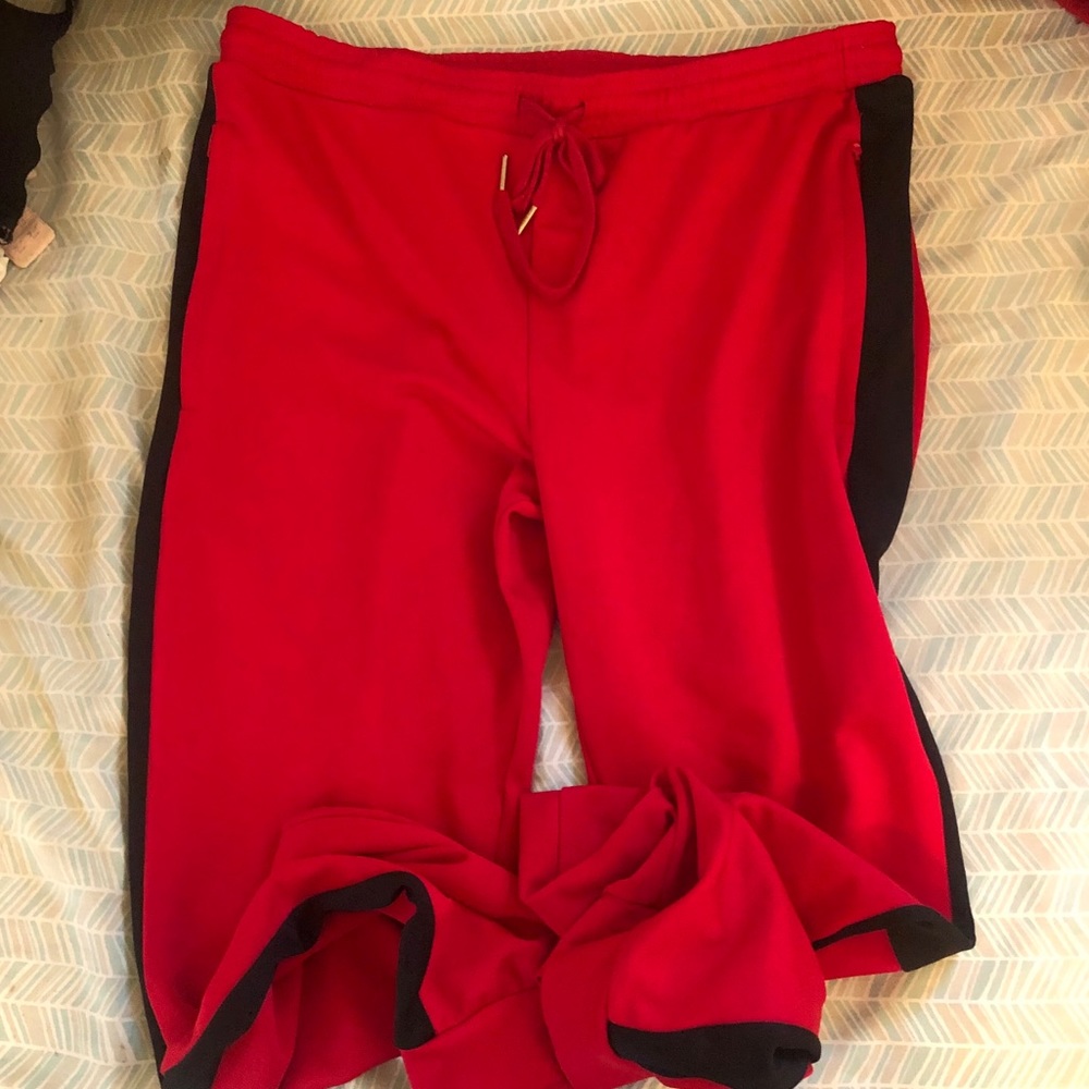 RED JOGGERS